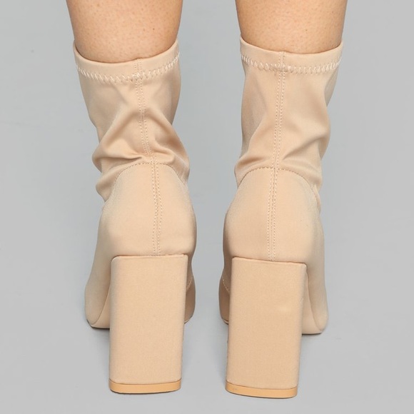 Be Daring 🔥 Black Heeled Boots - Picture 2 of 4